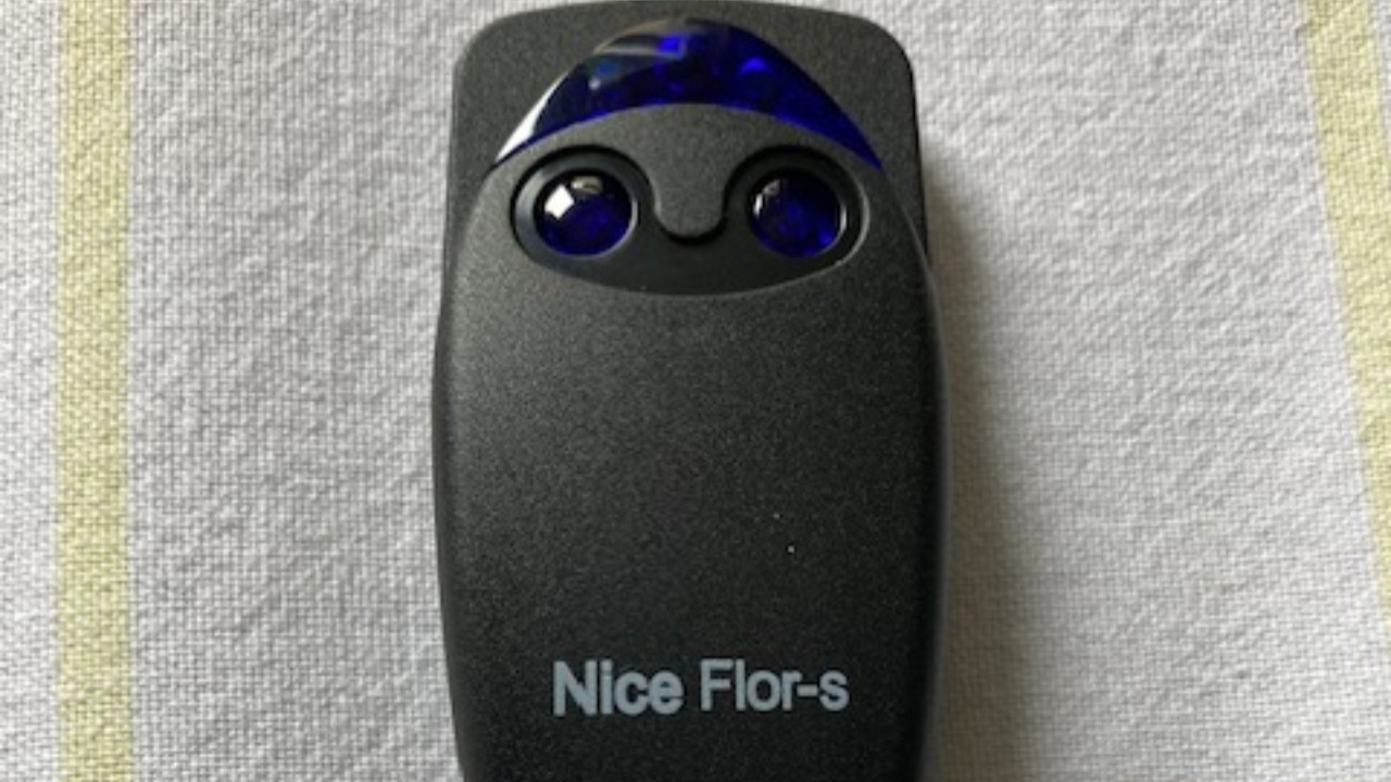 NICE FLO2R-S handzender / afstandsbediening ook geschikt voor FLO1R-S NICE FLO2R-S handzender / afstandsbediening ook geschikt voor FLO1R-S